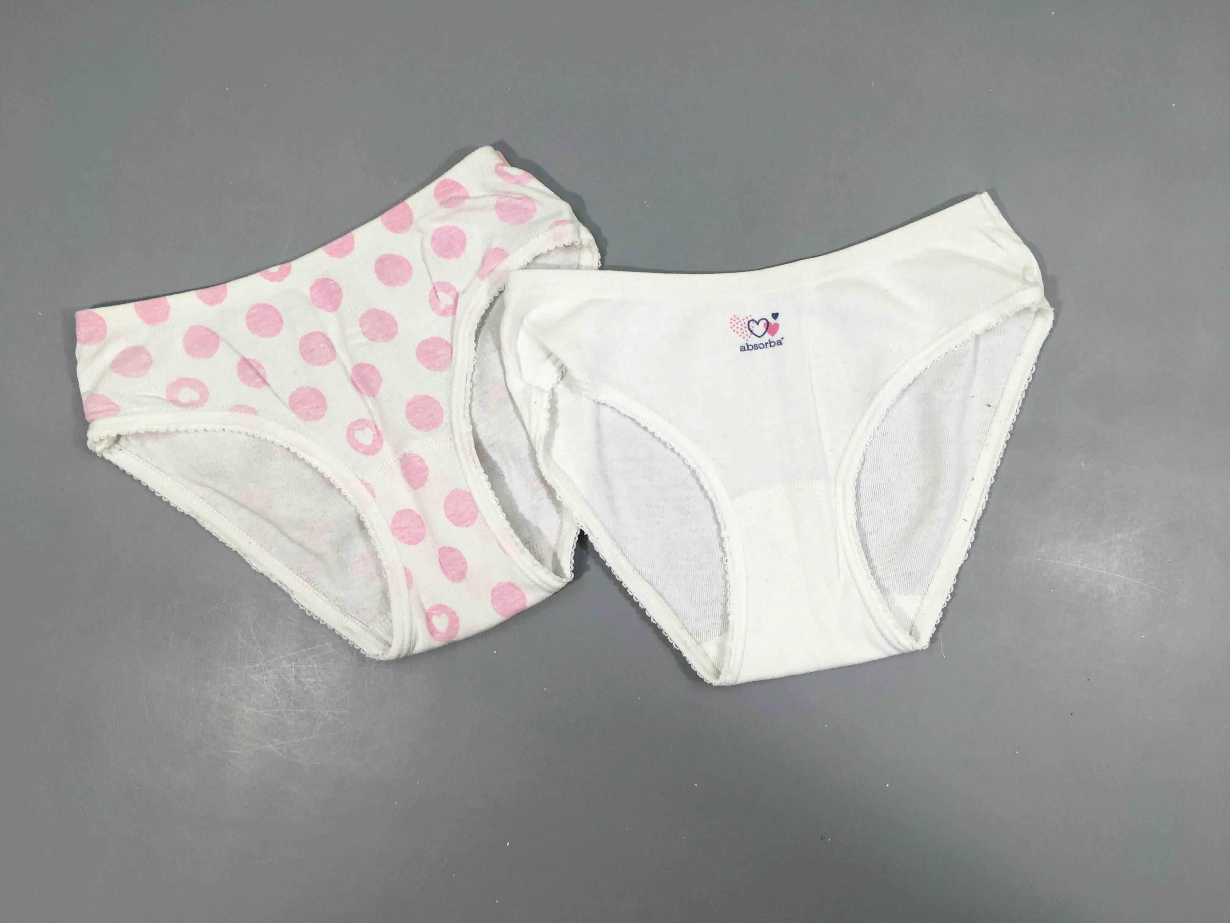 2 Culottes blanches/pois rose