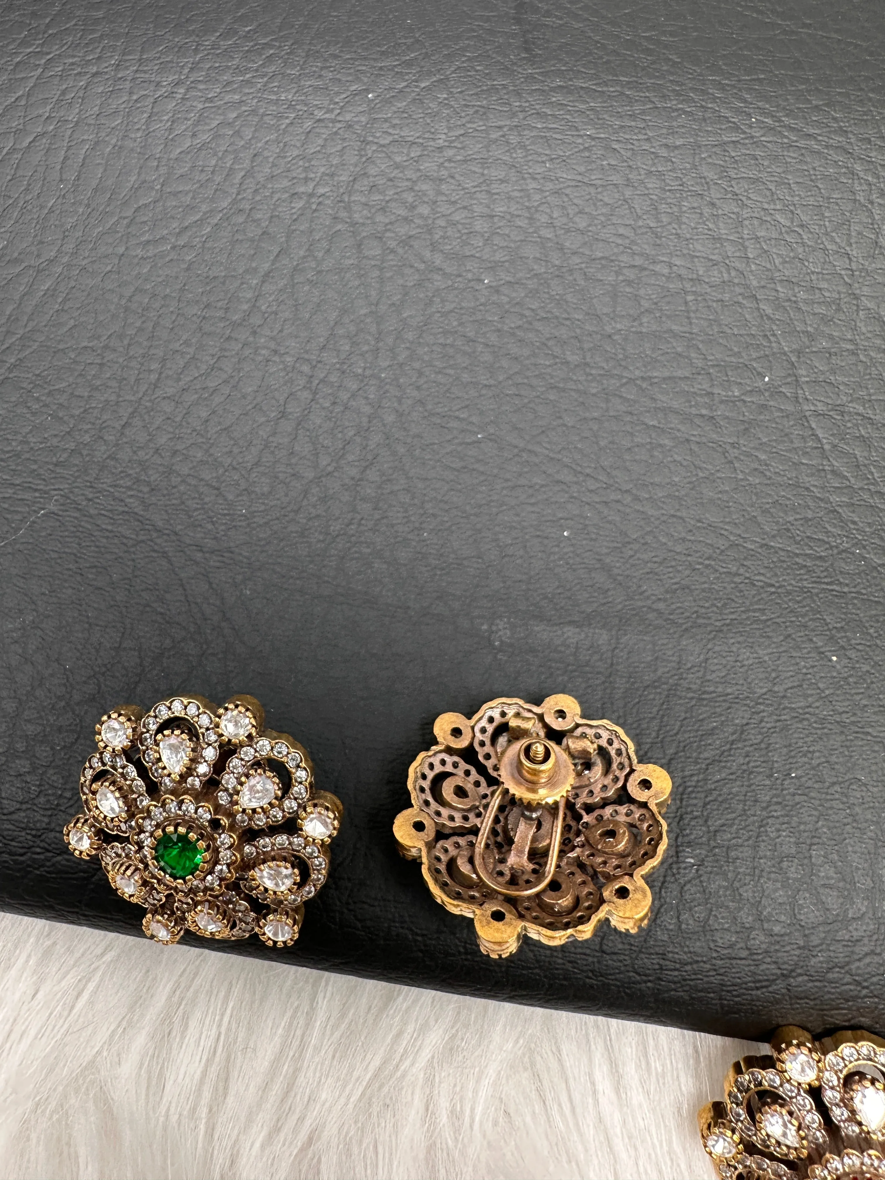 AD Victorian Color Stone Stud Earrings
