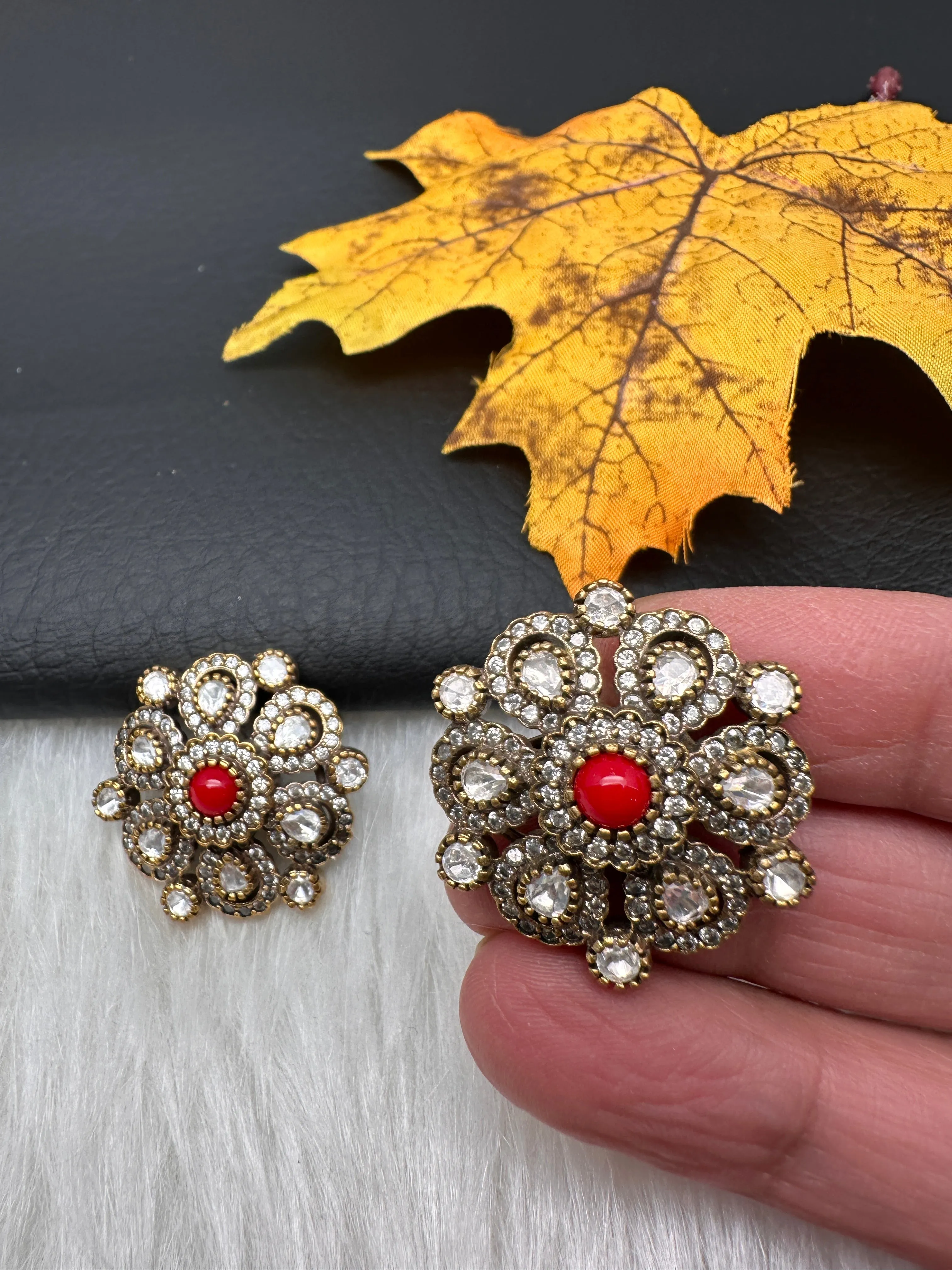 AD Victorian Color Stone Stud Earrings
