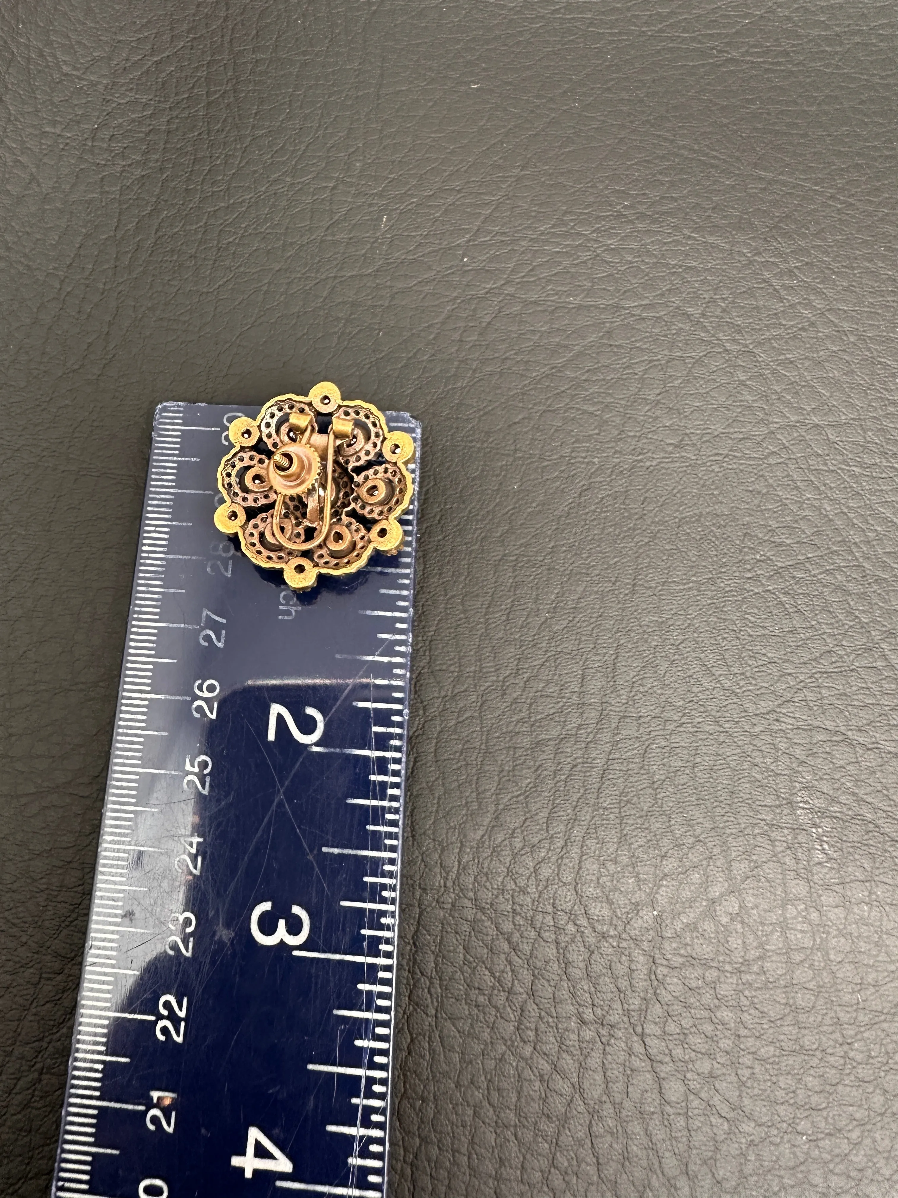 AD Victorian Color Stone Stud Earrings