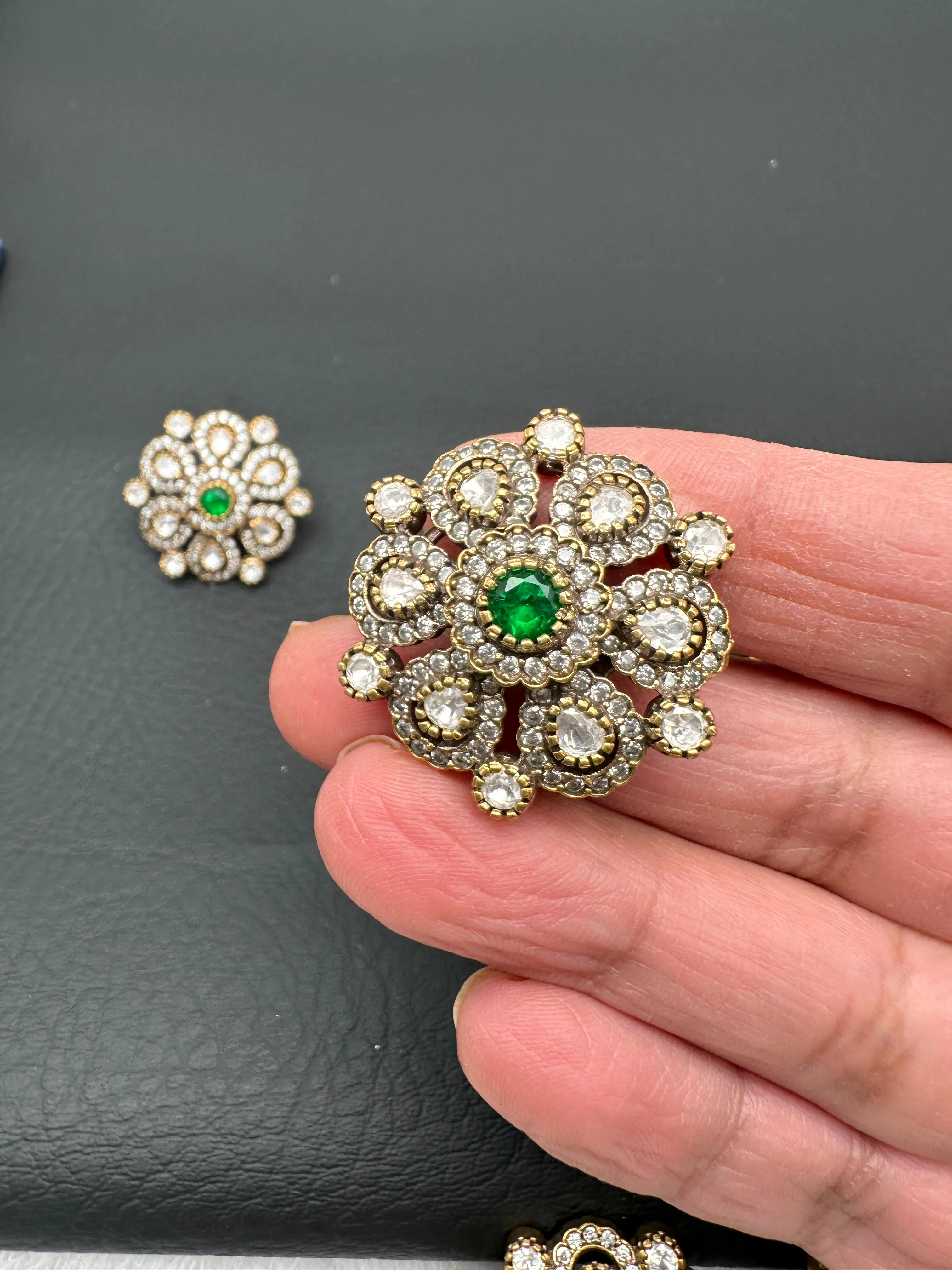 AD Victorian Color Stone Stud Earrings
