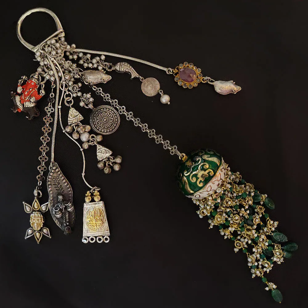 Motifs Traditional Keychain