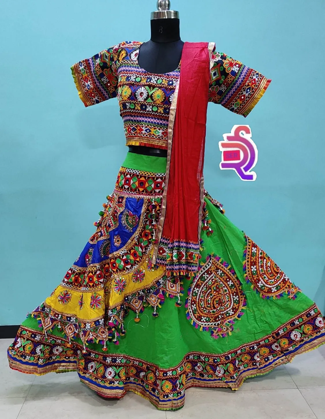 NAVRATRI TRADITIONAL LEHENGA CHOLI
