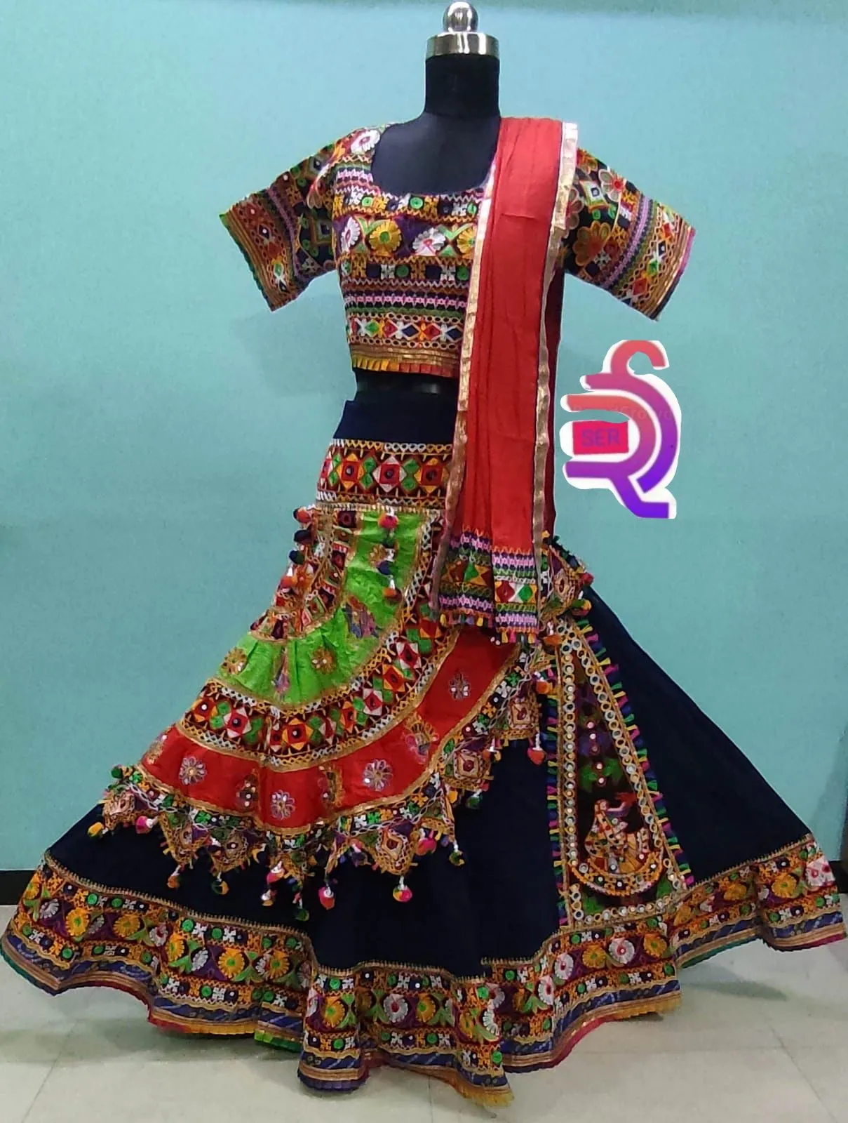 NAVRATRI TRADITIONAL LEHENGA CHOLI