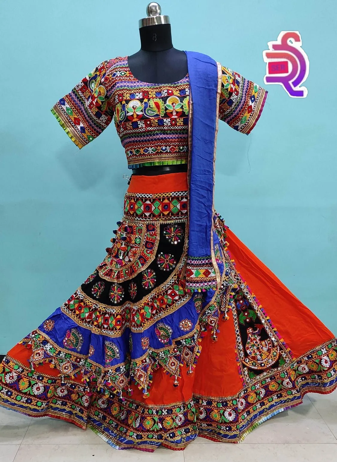 NAVRATRI TRADITIONAL LEHENGA CHOLI