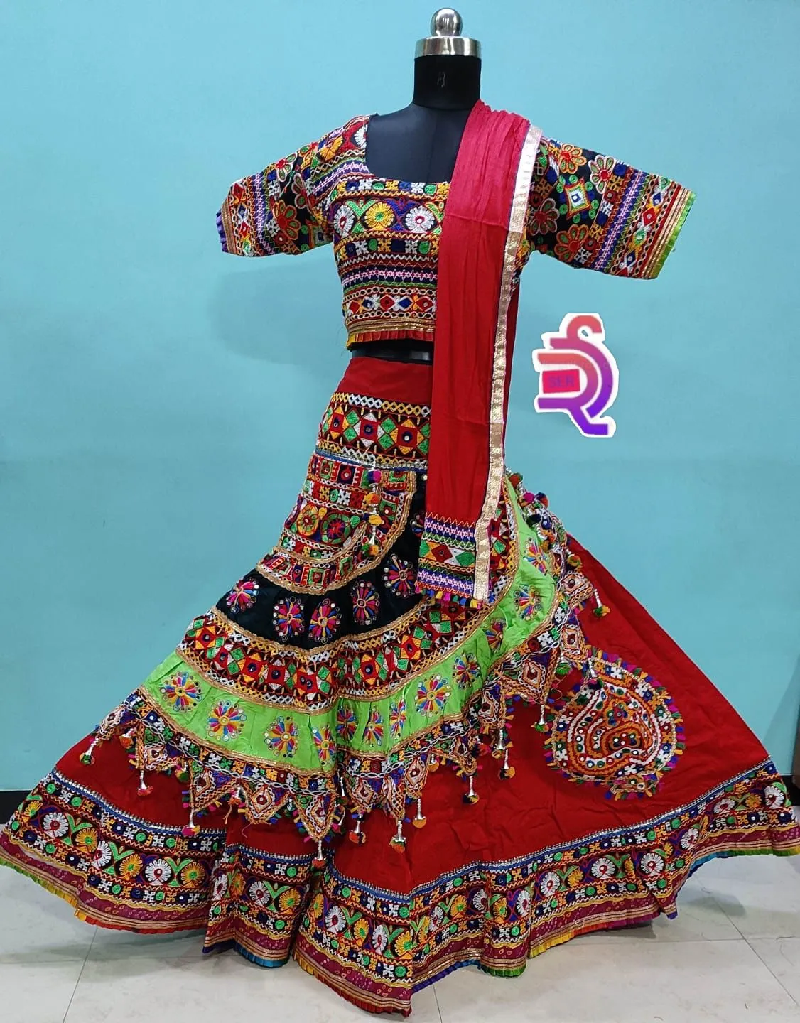 NAVRATRI TRADITIONAL LEHENGA CHOLI